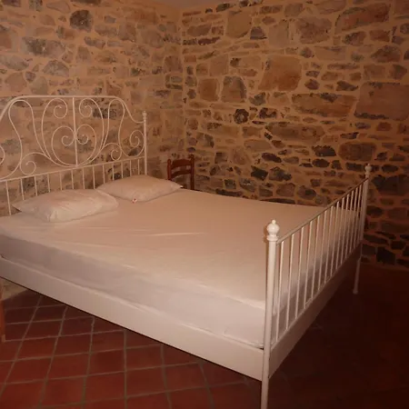Tranquil In Cevennes, Cleaning Included Ferienhaus